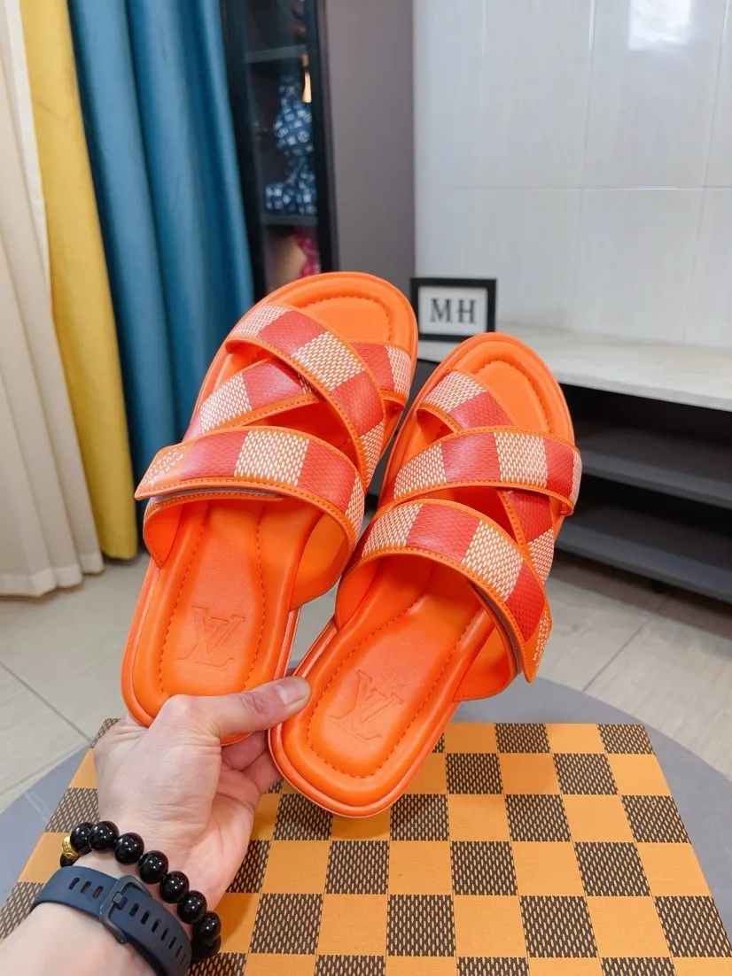 Men's shoes 💰380🌹🌹 (lv-Louis Vuitton) New men's slippers, high-end boutique, exquisite embossed logo decoration on the upper, fine workmanship, super soft soles, casual, loose and comfortable, a must-have in summer! \nsize：38-44